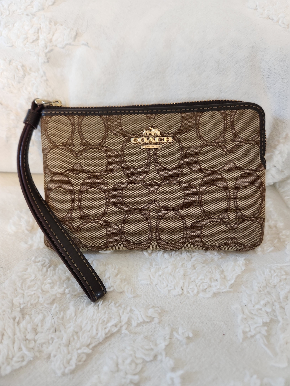 Coach Signature Canvas Wristlet in Brown/Tan 4 X 6 Excellent Condition